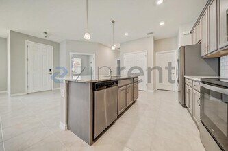 1126 S Town and River Dr in Ft. Myers, FL - Foto de edificio - Building Photo