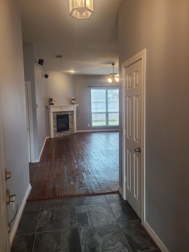 8006 Amesbury Ln in Rowlett, TX - Building Photo - Building Photo