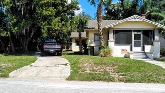 711 Avenue B NE in Winter Haven, FL - Building Photo