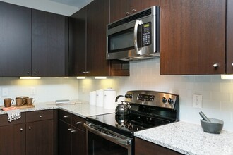 5700 Green Tree Rd in Houston, TX - Building Photo - Building Photo