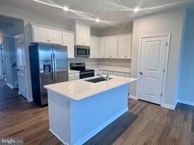 37 Taft Ave in Ranson, WV - Building Photo