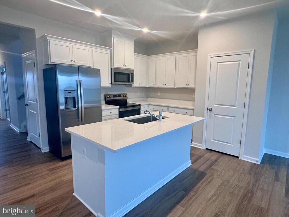 37 Taft Ave in Ranson, WV - Building Photo