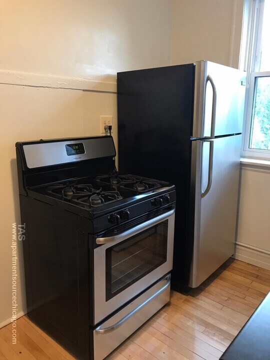 4218 N Clark St in Chicago, IL - Building Photo