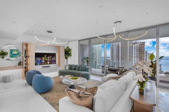 300 Biscayne Boulevard Way, Unit 2804 in Miami, FL - Foto de edificio - Building Photo