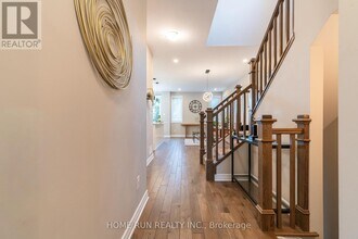 974 Kilbirnie Dr in Ottawa, ON - Building Photo - Building Photo