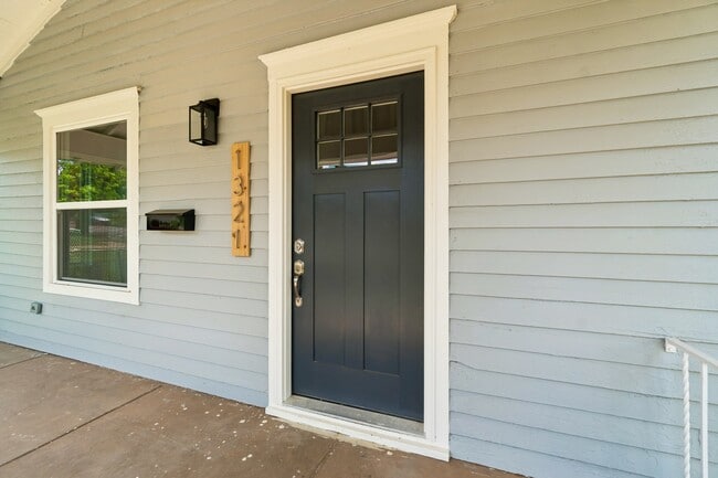 1321 NE 9th St in Oklahoma City, OK - Building Photo - Building Photo