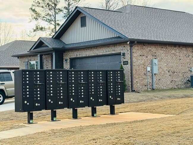 6229 Pisgah Dr NW in Huntsville, AL - Building Photo - Building Photo