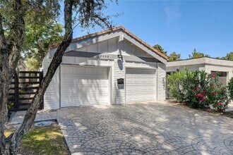 2999 Bel Air Dr in Las Vegas, NV - Building Photo - Building Photo