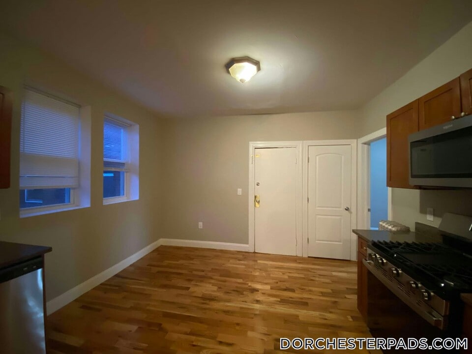 119 Washington St in Boston, MA - Building Photo