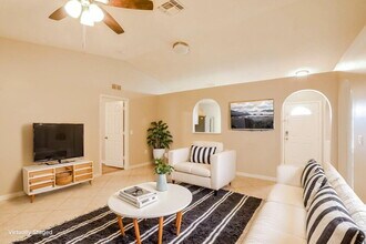 4709 Fiske Cir in Orlando, FL - Building Photo - Building Photo