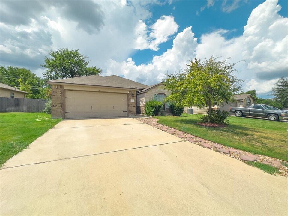 2707 Burlington in Temple, TX - Building Photo