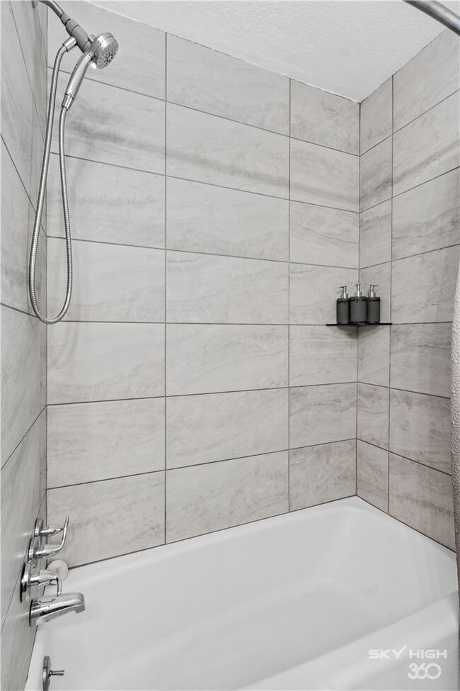 property at 1305 SE Benton St