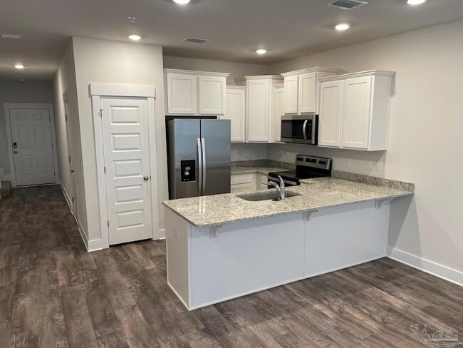 1650 Iroquois Ct, Unit Unit 204 in Pensacola, FL - Building Photo - Building Photo