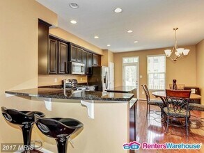 7303 Old Calvary Rd in Severn, MD - Foto de edificio - Building Photo