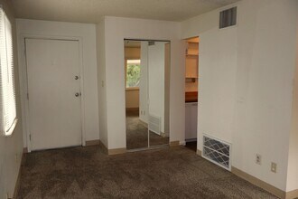 1705 Heatheridge Rd in Fort Collins, CO - Foto de edificio - Building Photo