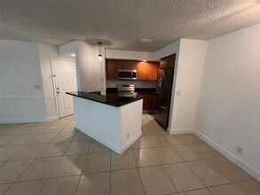 3410 Pinewalk Dr N in Margate, FL - Building Photo - Building Photo