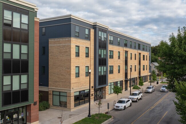 Steepleview in Grand Rapids, MI - Building Photo - Building Photo