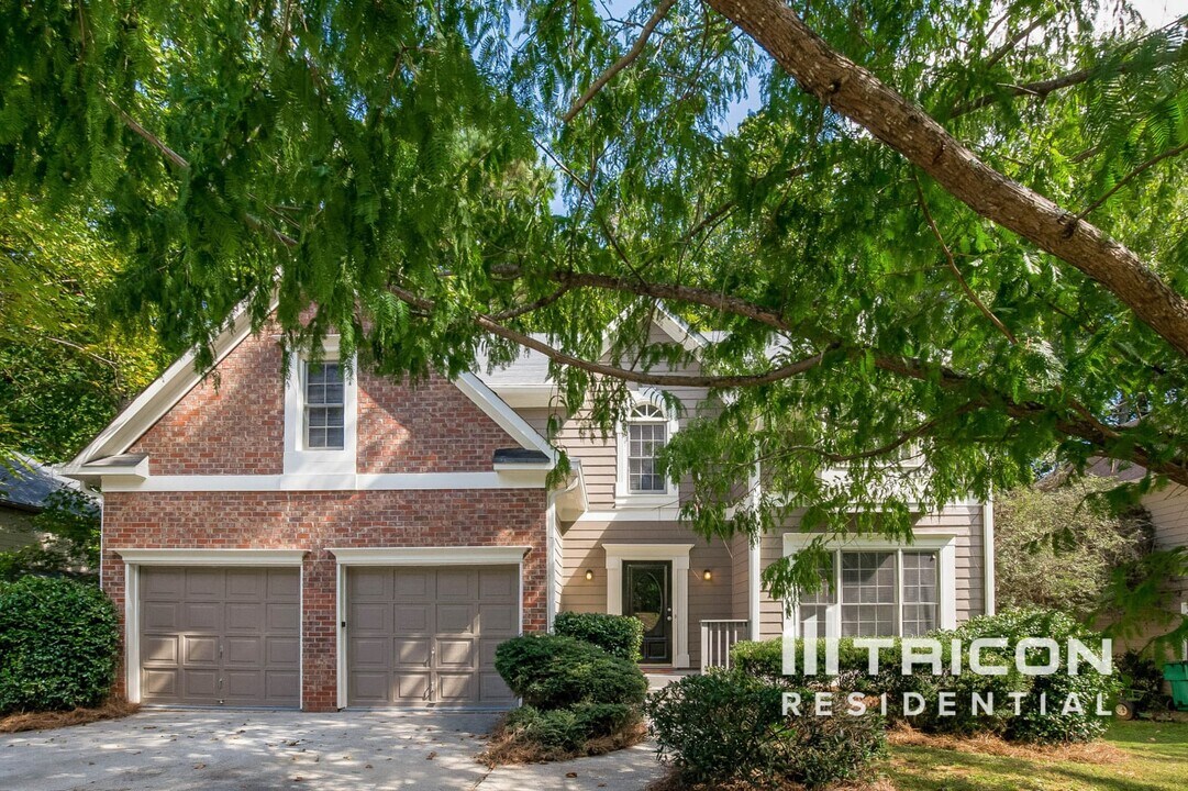1358 Chatley Way in Woodstock, GA - Building Photo