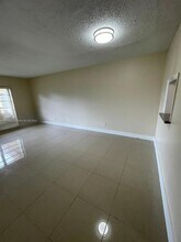 5120 SW 40th Ave in Fort Lauderdale, FL - Building Photo - Building Photo