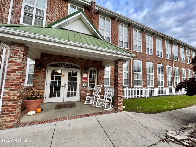 property at 104 Carolyns Mill Pl