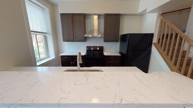 105 Peete St, Unit 5 Cologne in Cincinnati, OH - Foto de edificio - Building Photo