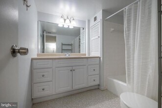 2525 Huntington Ave in Alexandria, VA - Building Photo - Building Photo