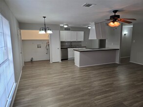 4371 Kevinkay Dr in Houston, TX - Building Photo - Building Photo