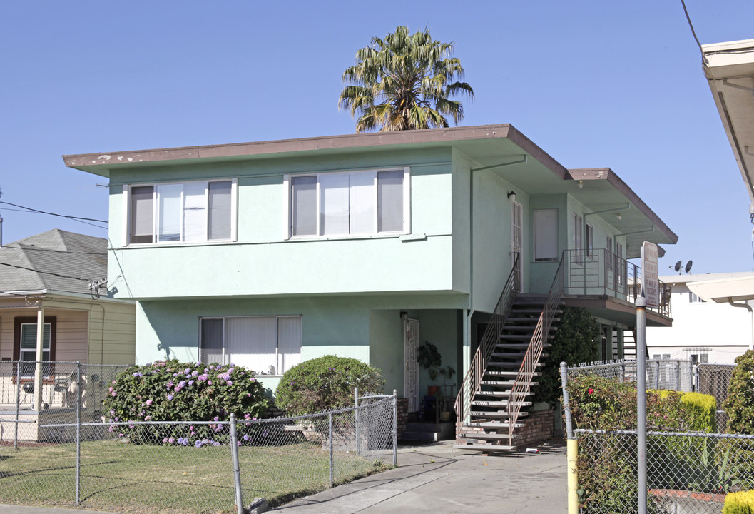 9045 Hillside St in Oakland, CA - Foto de edificio