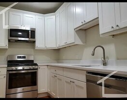 31 Harris St, Unit 2 in Brookline, MA - Building Photo