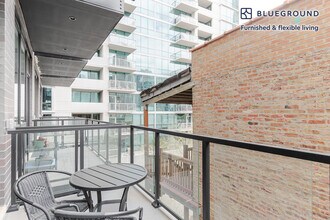 812 W Adams St in Chicago, IL - Building Photo - Building Photo