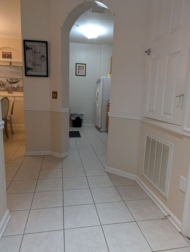 8775 Sartori St in Orlando, FL - Building Photo - Building Photo