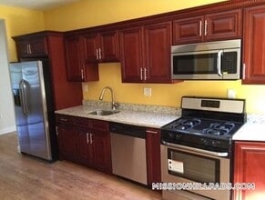 53 Georgia St, Unit 2 in Boston, MA - Building Photo - Building Photo