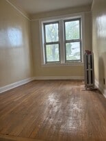 54 E Clifford Pl, Unit 2 in Bronx, NY - Building Photo