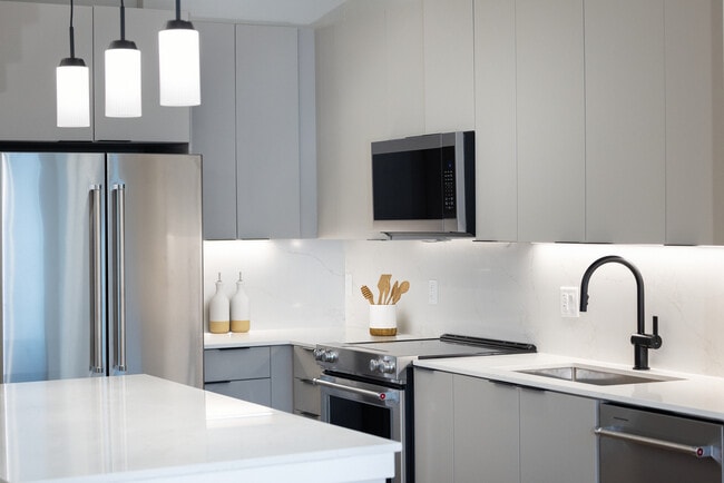 Avalon at Becker Farm in Roseland, NJ - Building Photo - Building Photo