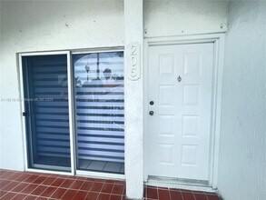 7655 SW 153rd Ct in Miami, FL - Building Photo - Building Photo