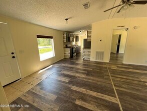 100 Dale Ct in Interlachen, FL - Building Photo - Building Photo