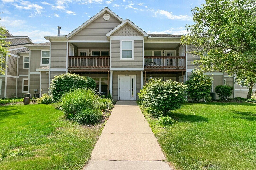 1407 Millbrook Trail in Ann Arbor, MI - Building Photo
