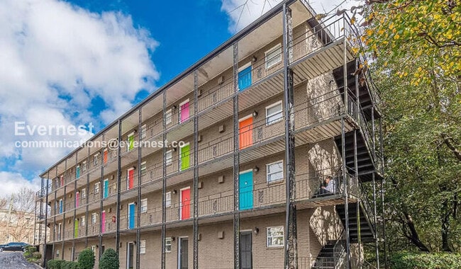 45 Sheridan Dr NE in Atlanta, GA - Foto de edificio - Building Photo