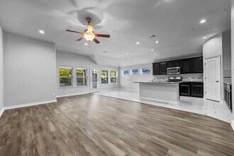 916 Water Garden Cir in Little Elm, TX - Building Photo - Building Photo