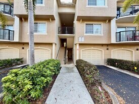 1100 Crestwood Ct S in Royal Palm Beach, FL - Building Photo
