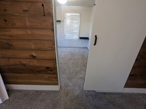 1803 Holly St in Austin, TX - Foto de edificio - Building Photo
