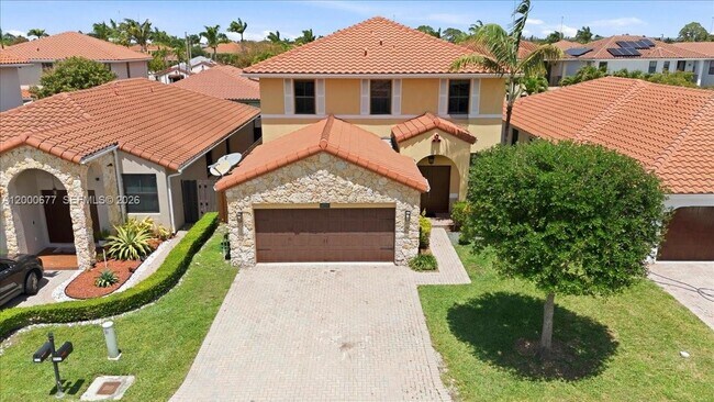 9777 NW 8th St in Miami, FL - Building Photo - Building Photo