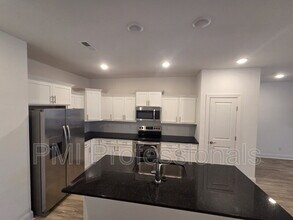 923 SE Broad St in Murfreesboro, TN - Building Photo - Building Photo