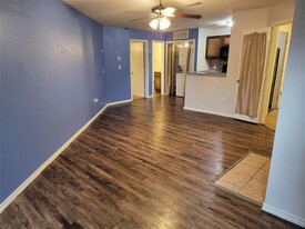 9837 Walnut St in Dallas, TX - Building Photo