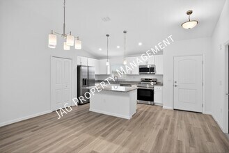 728 Cornelia Ave SE in Palm Bay, FL - Building Photo - Building Photo