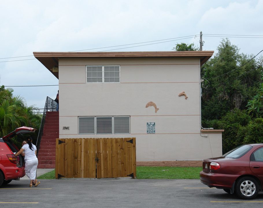 1941 SW 2nd St in Miami, FL - Building Photo