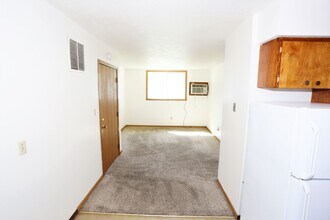 Colonial Arms in Crookston, MN - Building Photo - Interior Photo