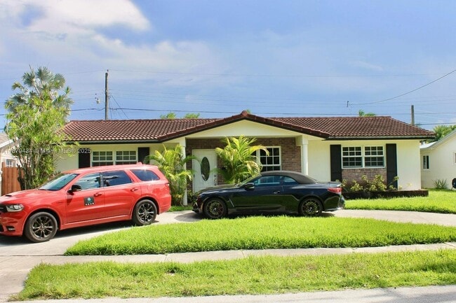 1320 Arthur St in Hollywood, FL - Building Photo - Building Photo