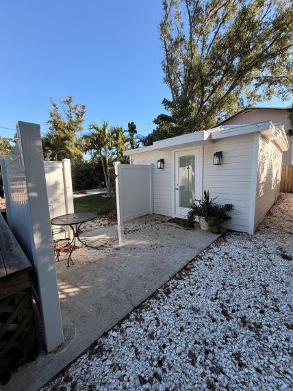 6007 N Orange Blossom Ave, Unit Guest House