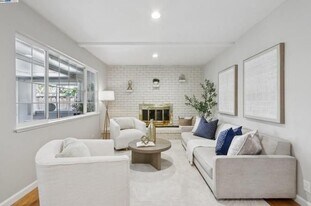 915 Bucknam Ave in Campbell, CA - Building Photo